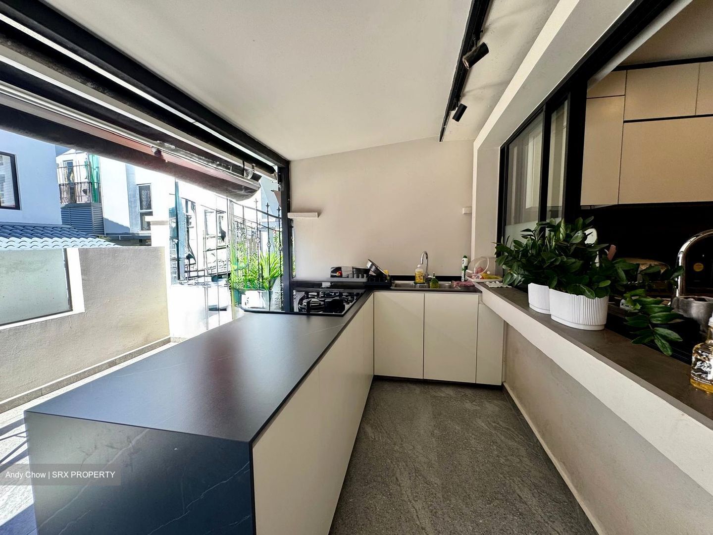 Tai Hwan Park (D19), Terrace #546483541